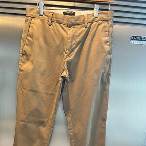 New Banana Republic Mens Aiden Slim Fit Khaki Pants: 30" x 30"